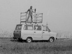 Foto: Kameramann auf dem Dach eines Transporters